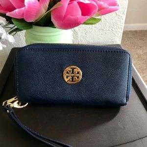 Tory Burch Wristlet ✨